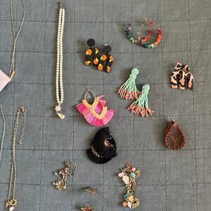 Lot of jewelry